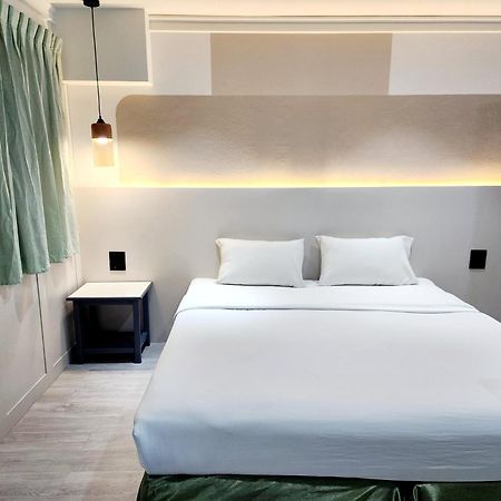 Seatel Phuket, Patong Beach Bagian luar foto