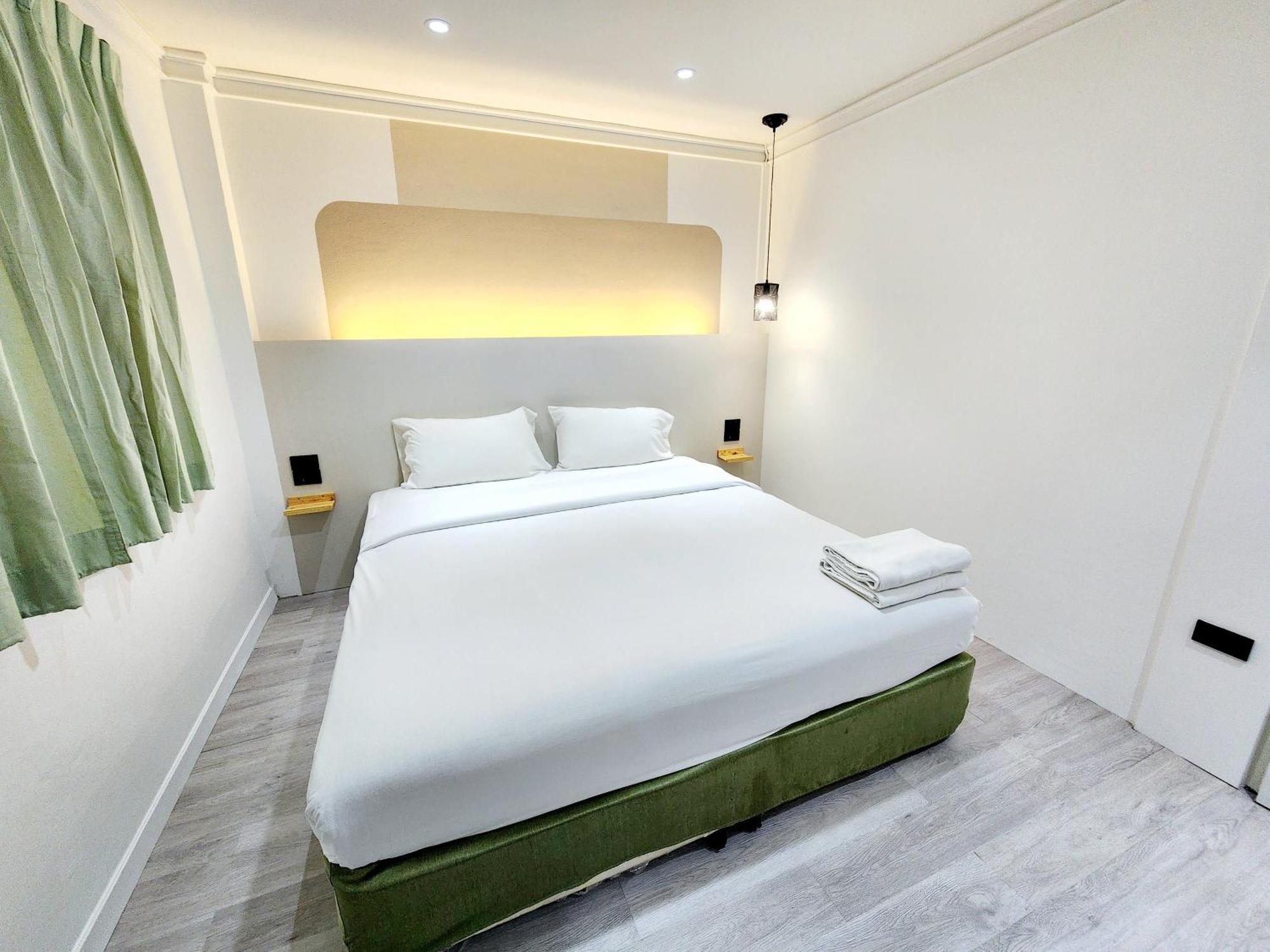 Seatel Phuket, Patong Beach Bagian luar foto