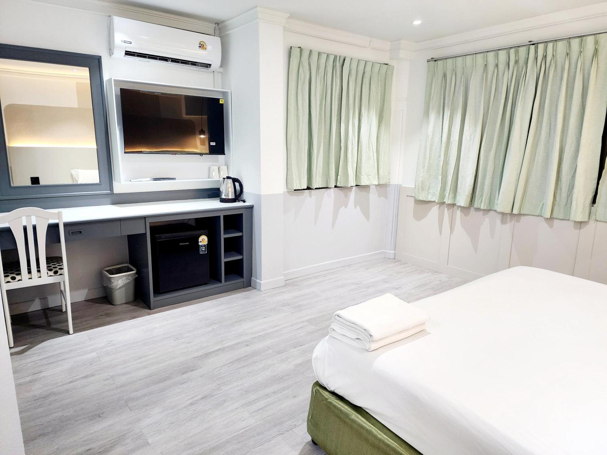 Seatel Phuket, Patong Beach Bagian luar foto