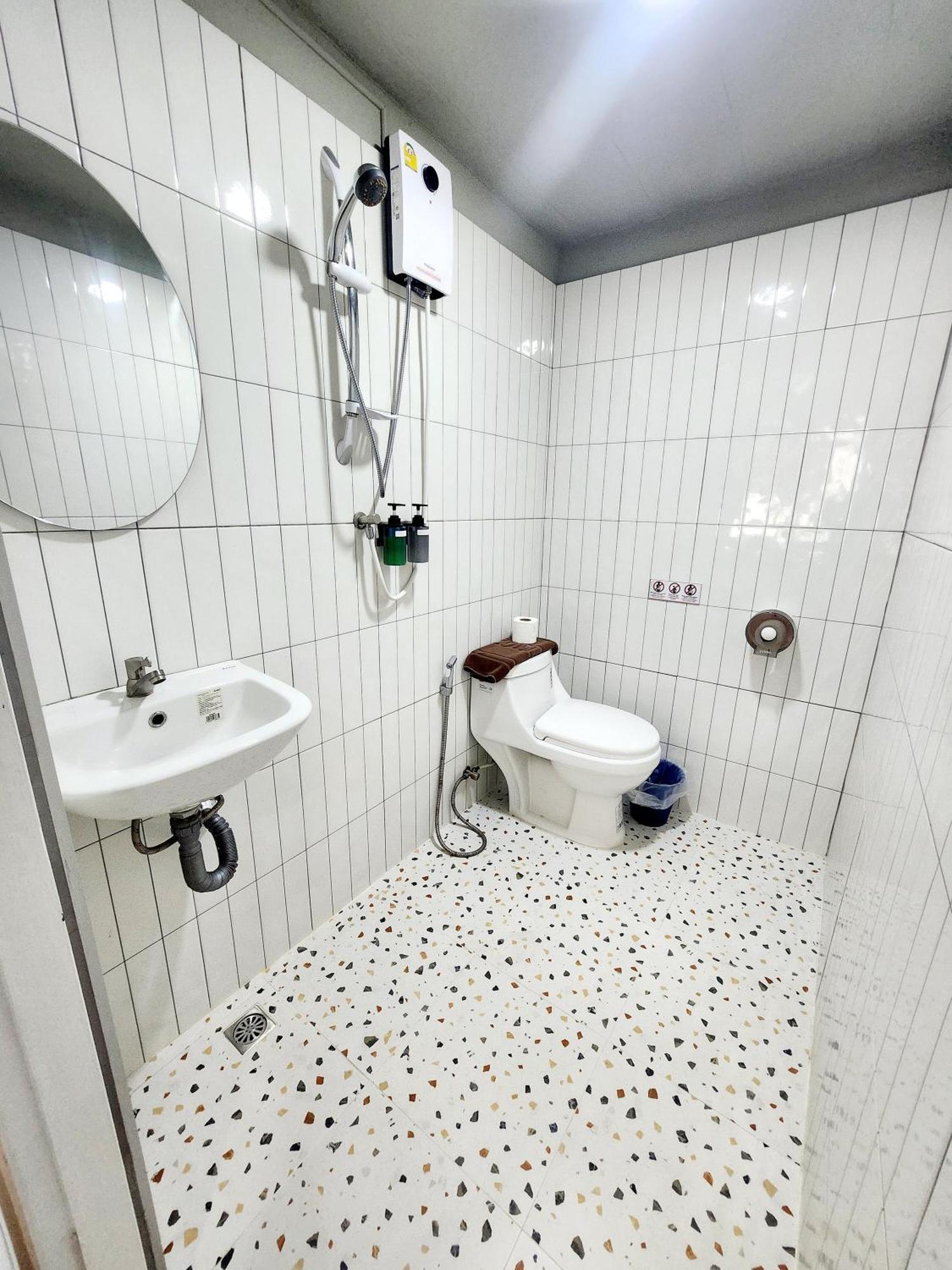Seatel Phuket, Patong Beach Bagian luar foto
