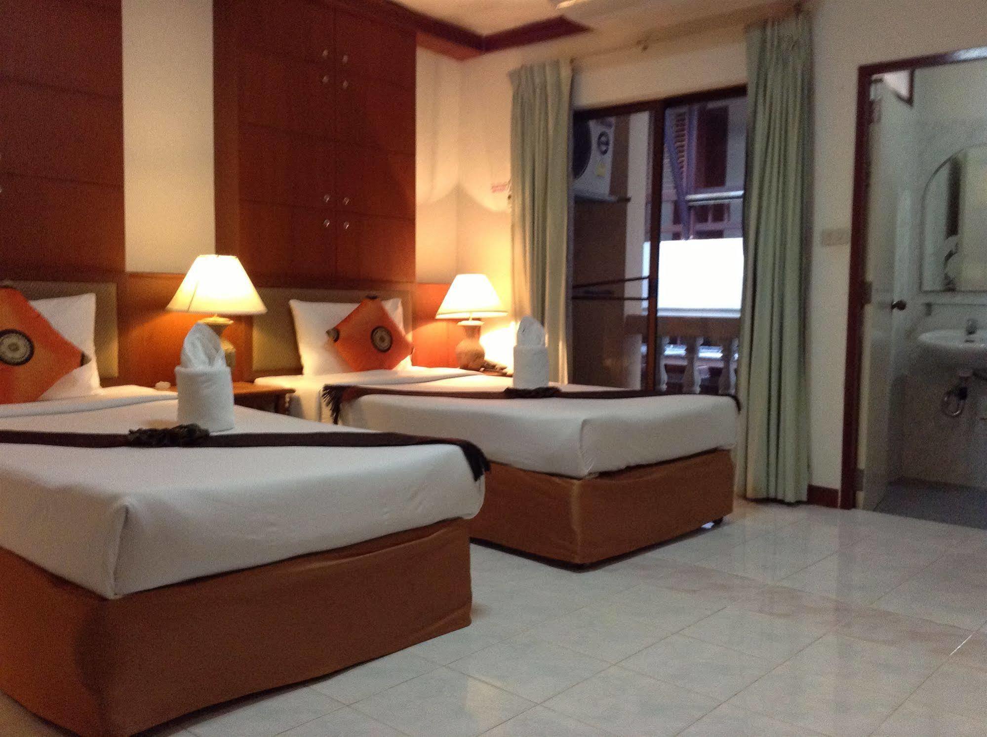 Seatel Phuket, Patong Beach Bagian luar foto